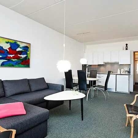 4 Person On A In Fan Appartement *
