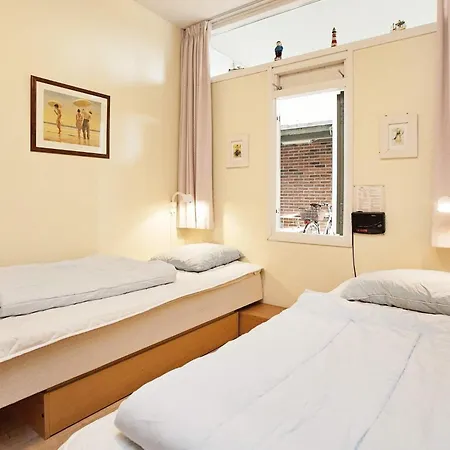 Apartment 4 Person On A In Fan Fano