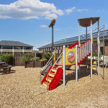 In With Free Water Park Access Apartman