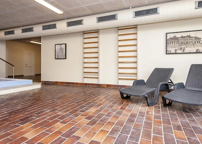 In With Free Water Park Access Apartament